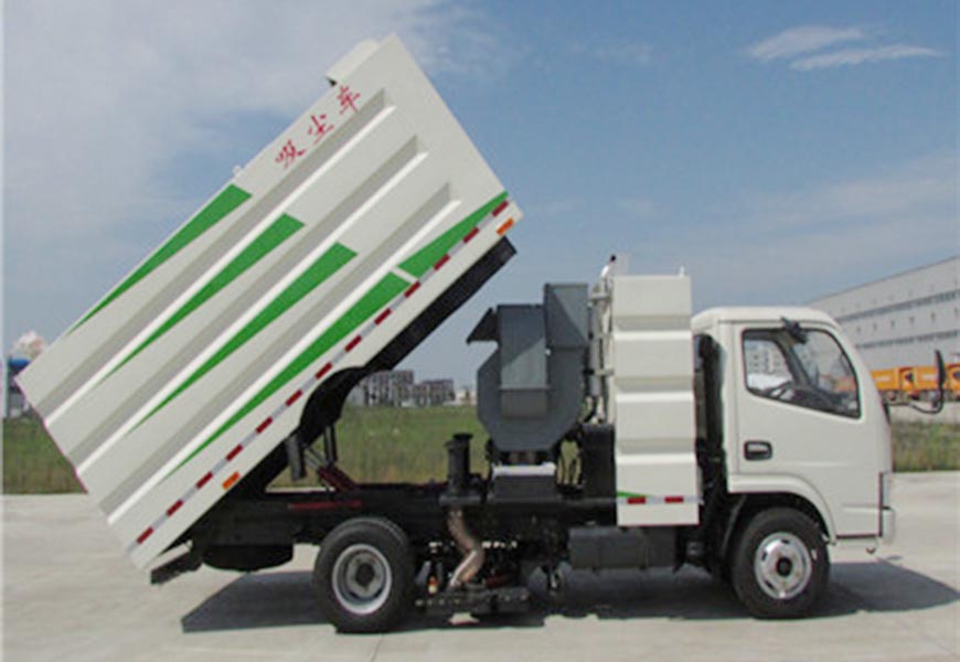 東風(fēng)多利卡小型吸塵車(chē)